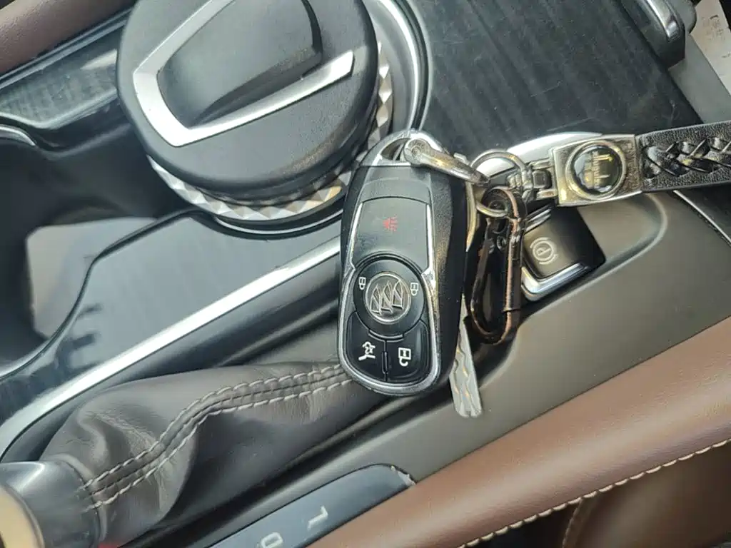 Buick Envision Plus — миниатюра 9