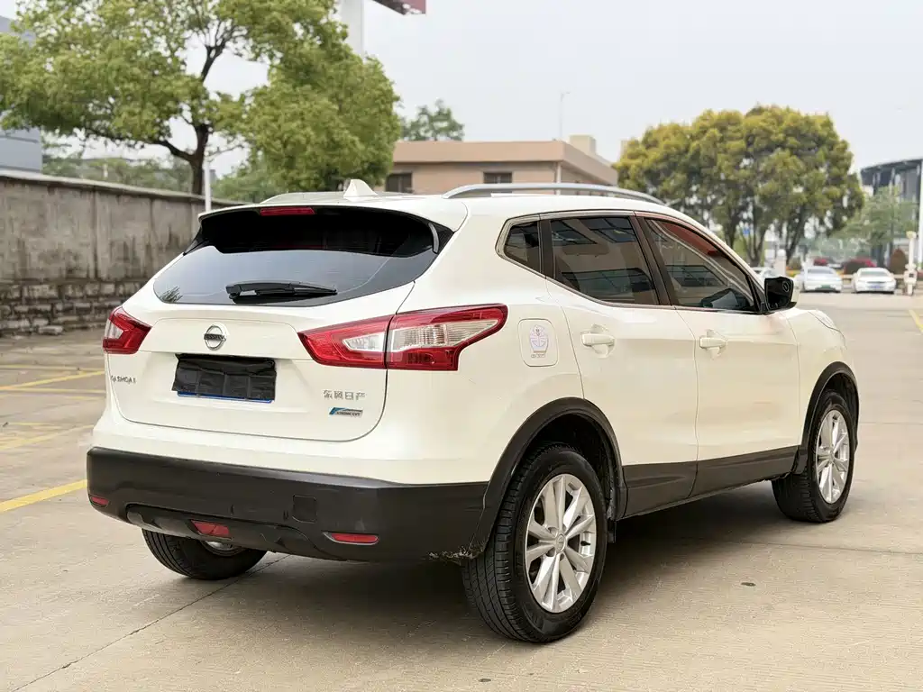 Nissan Qashqai — миниатюра 5