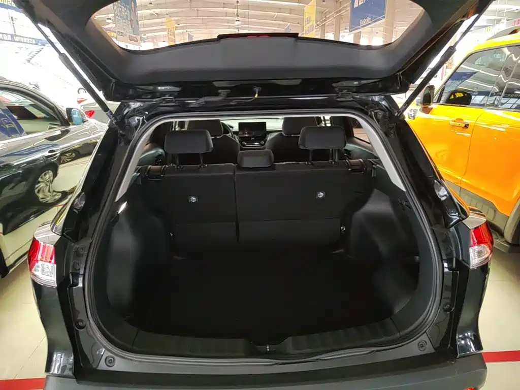 Toyota Corolla Cross — миниатюра 19