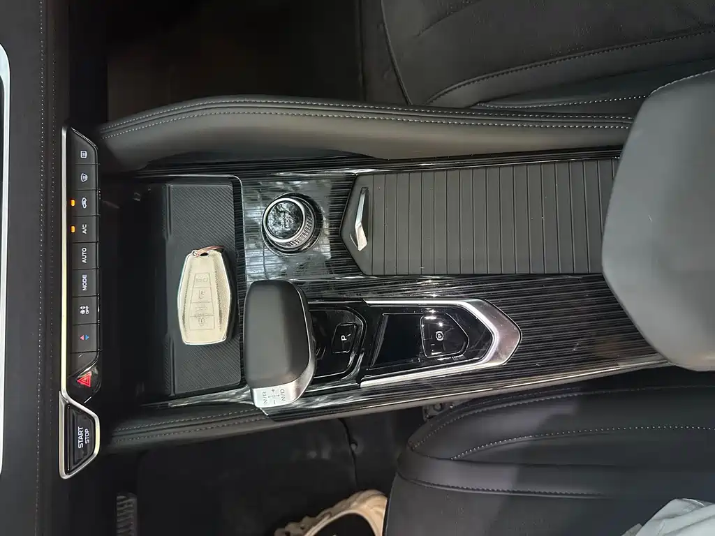 Geely Xingyue L — миниатюра 12