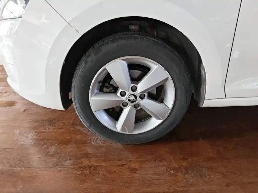 Skoda Rapid — миниатюра 23