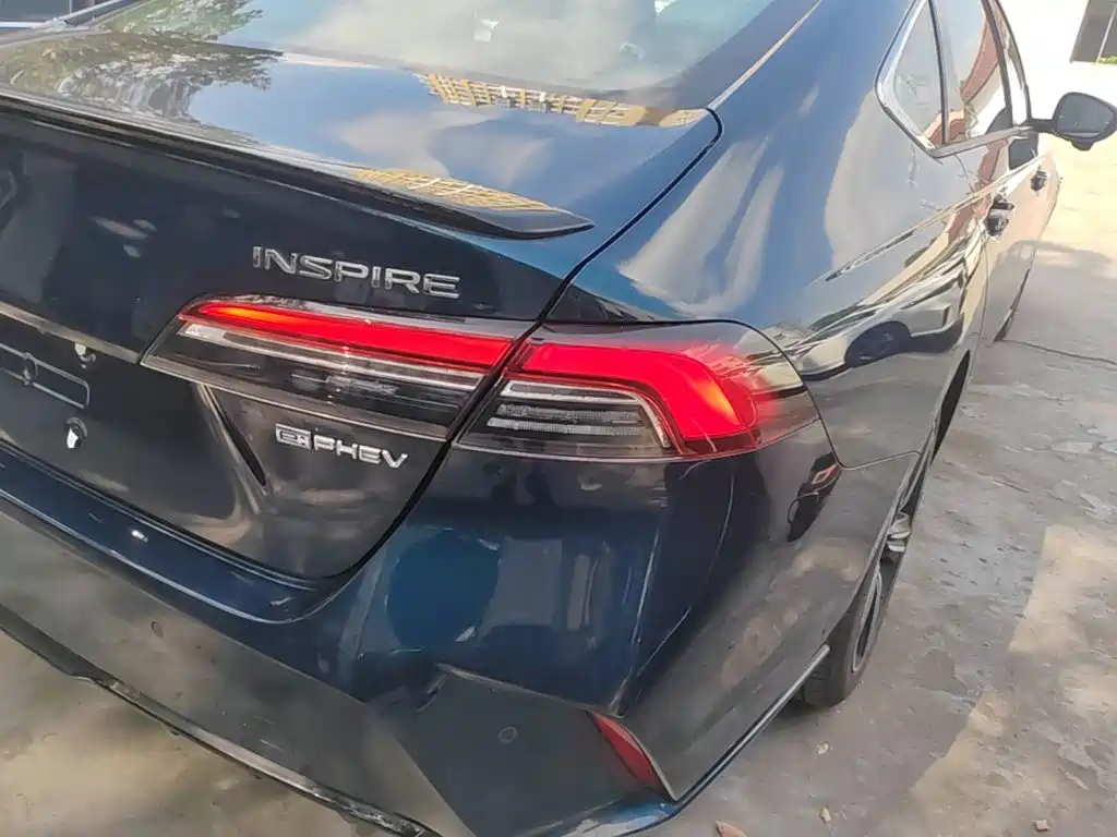 Honda Inspire PHEV — миниатюра 8