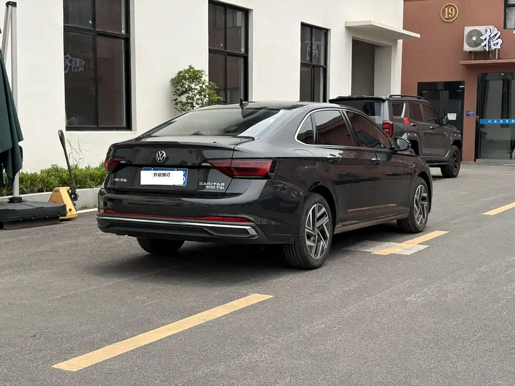 Volkswagen Sagitar 2025 300TSI DSG