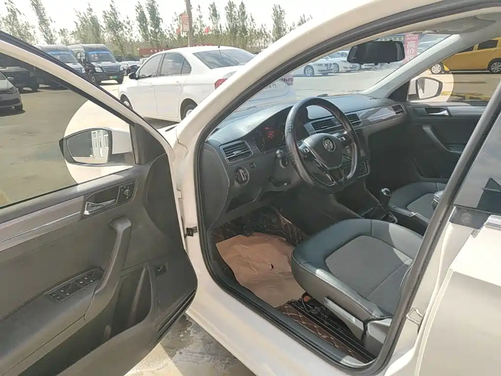 Volkswagen Santana — миниатюра 12