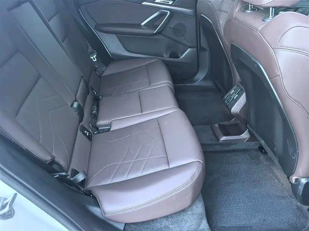BMW iX1 — миниатюра 16