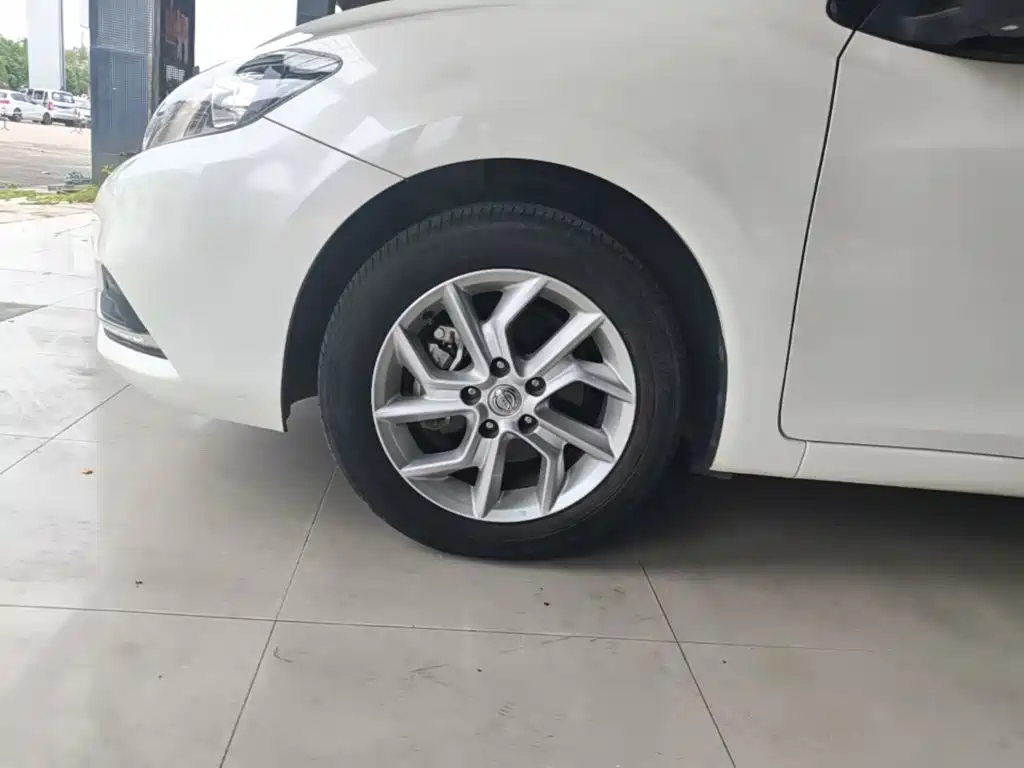 Nissan Tiida — миниатюра 23
