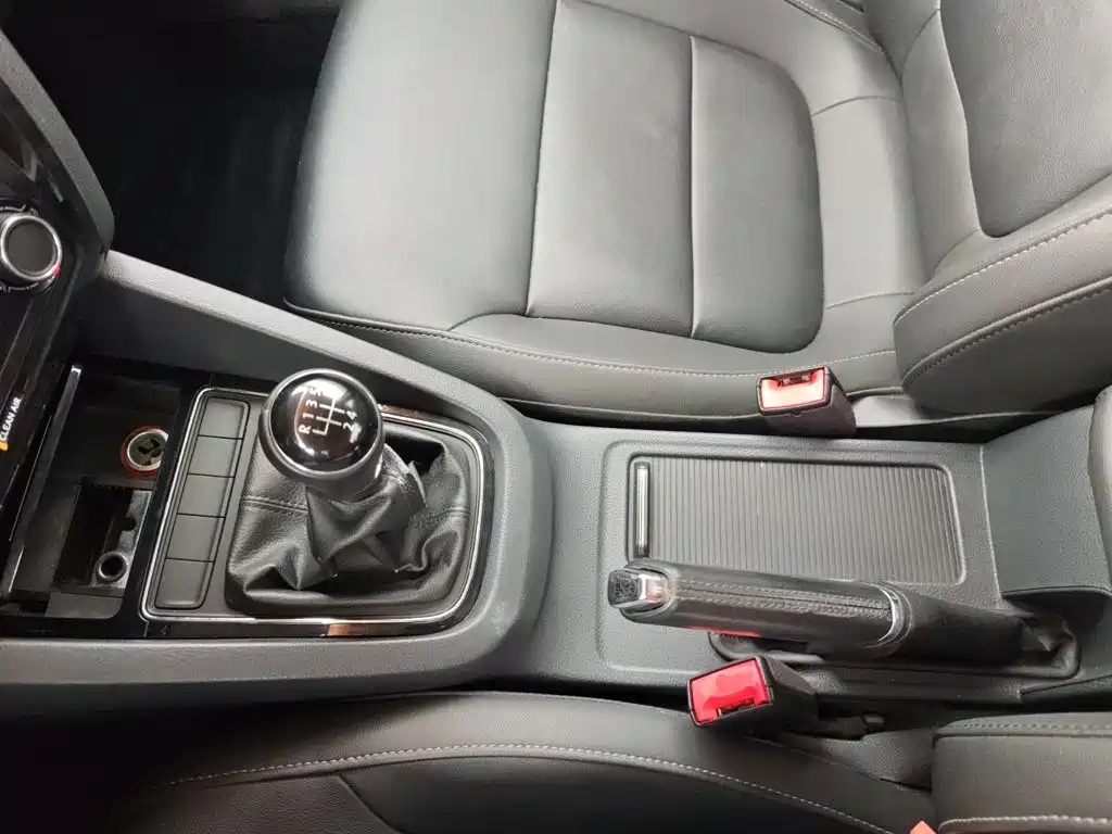 Volkswagen Sagitar — миниатюра 6