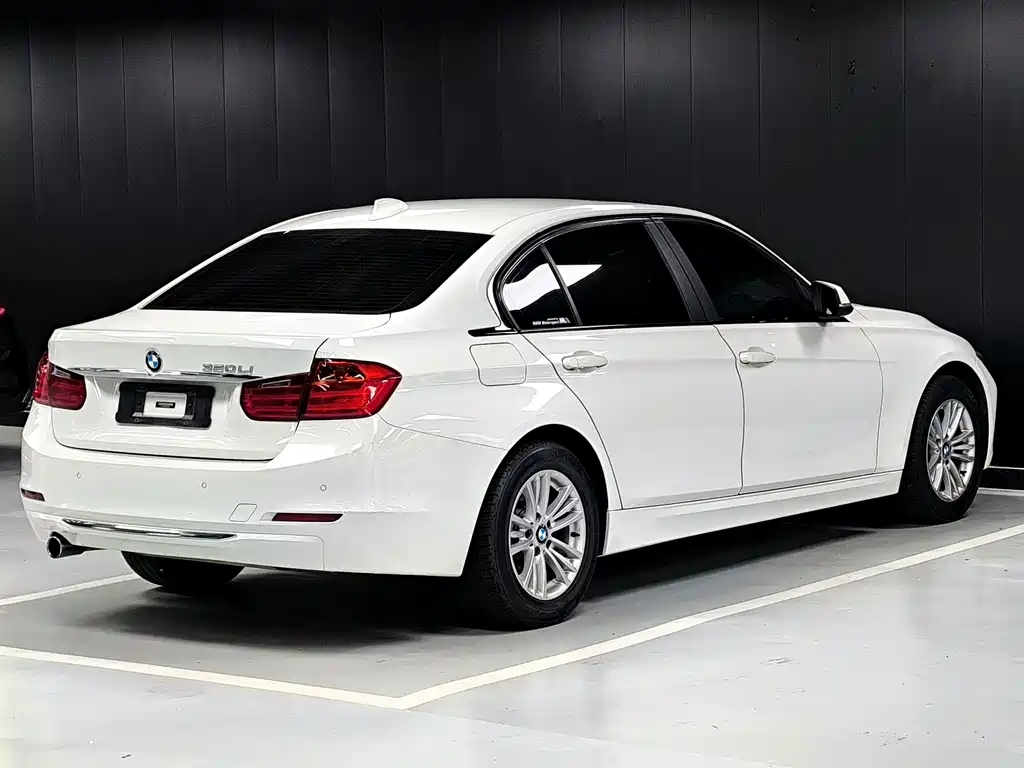 BMW 3 Series — миниатюра 17
