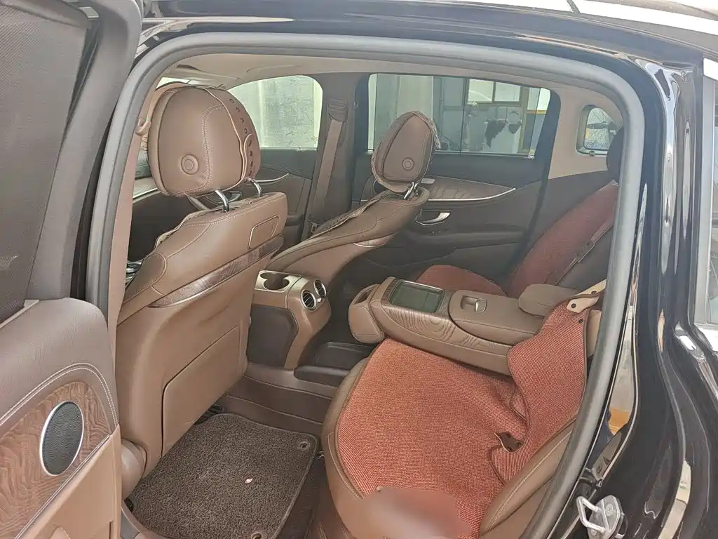 Mercedes-Benz E-Class — миниатюра 10