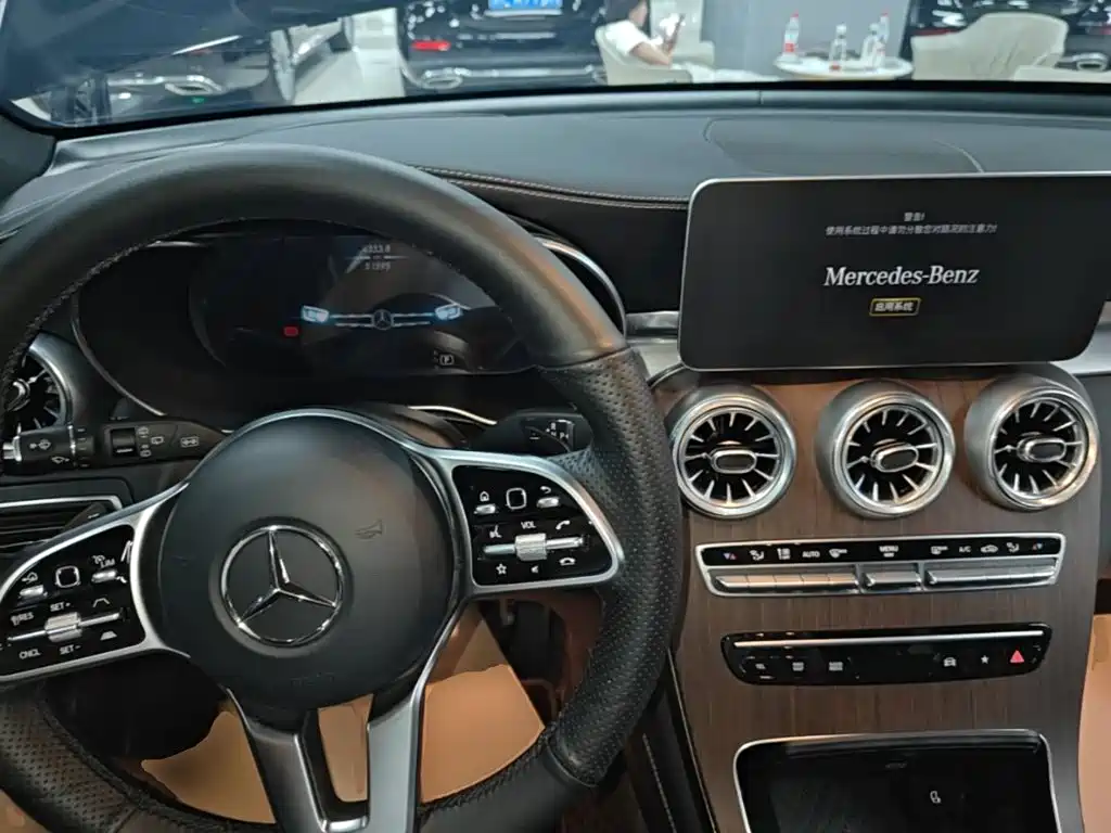 Mercedes-Benz GLC — миниатюра 10