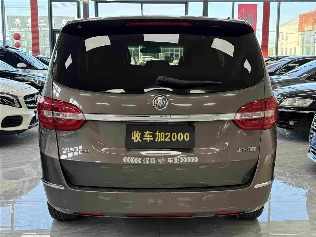 Buick GL8 — миниатюра 8