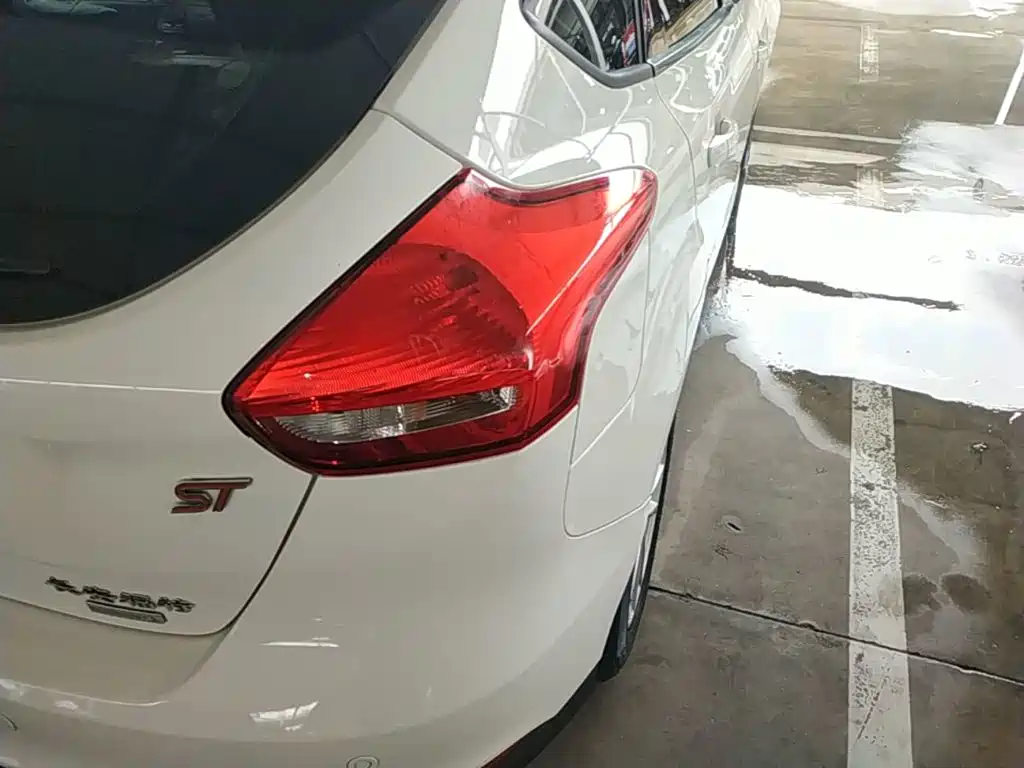 Ford Focus — миниатюра 8