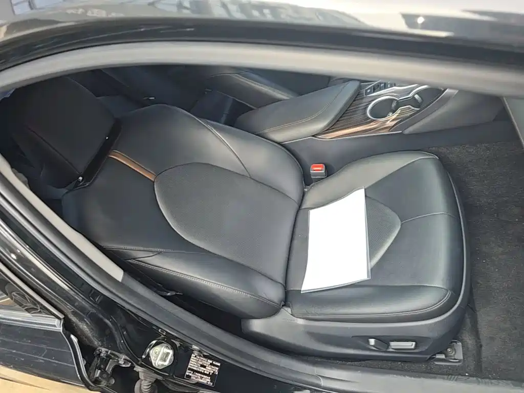 Toyota Camry — миниатюра 25