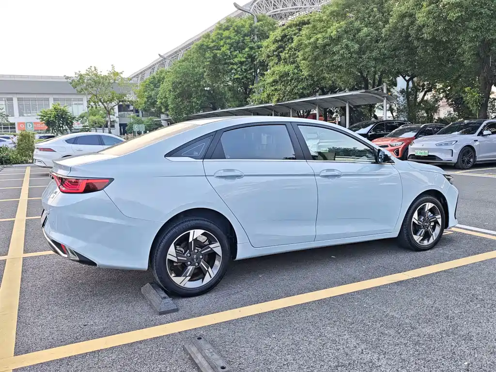 Geely L HiP — миниатюра 22