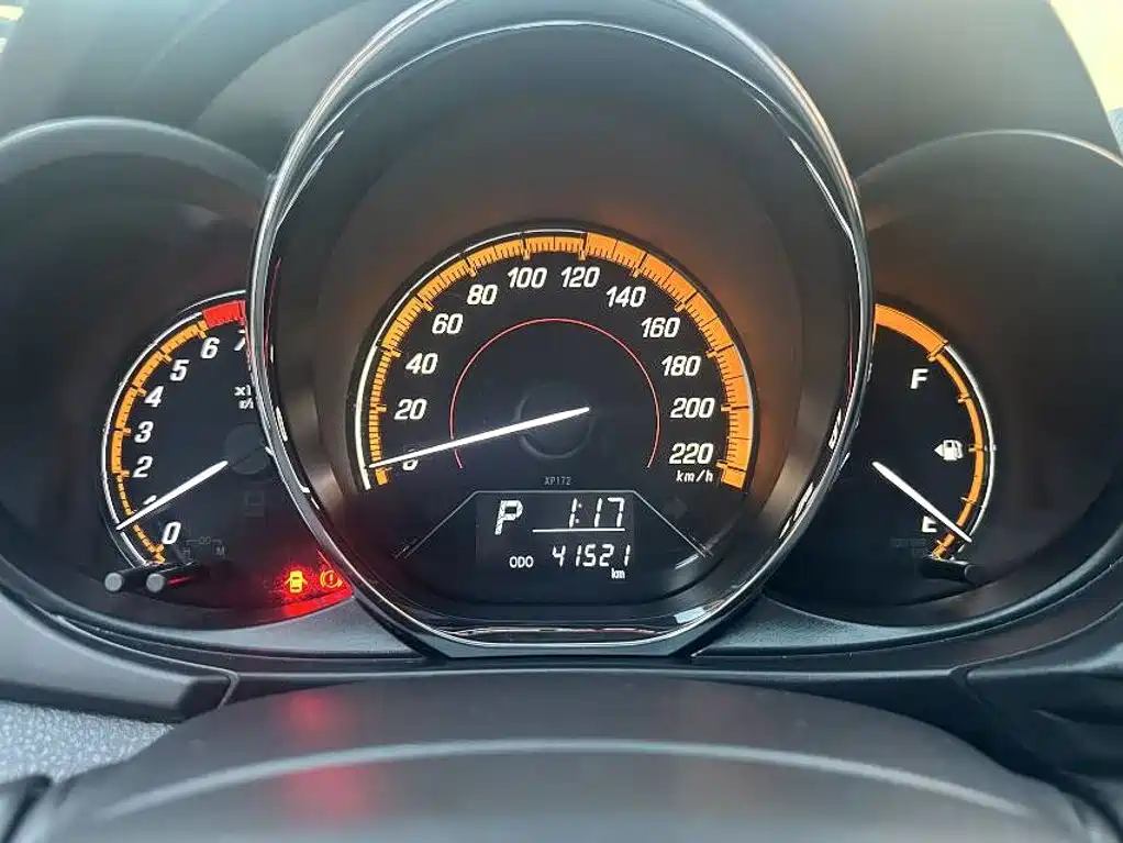 Toyota Yaris L — миниатюра 7