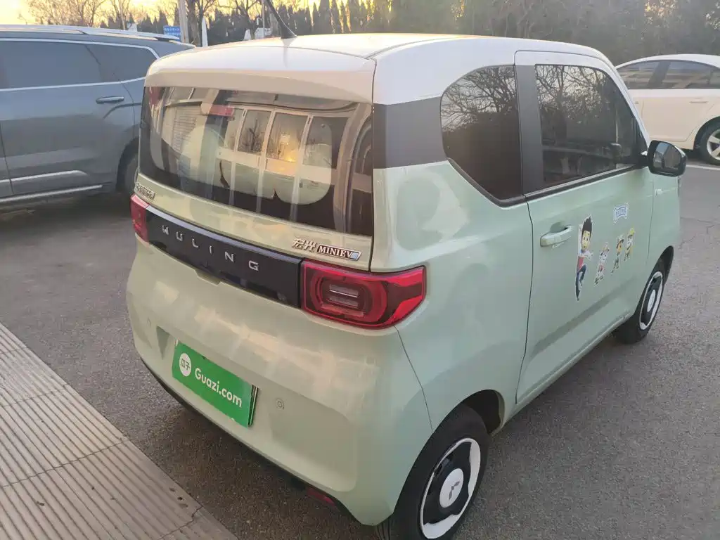 Wuling MINIEV — миниатюра 7