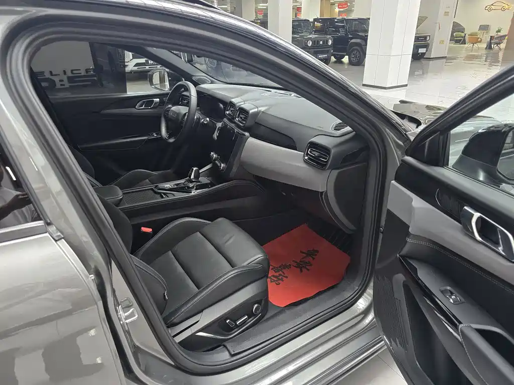 Lynk & Co 02 Hatchback — миниатюра 12