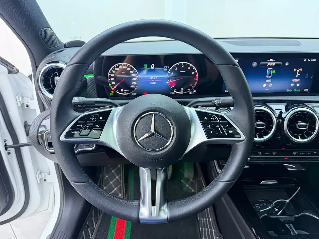 Mercedes-Benz A-Class — миниатюра 11