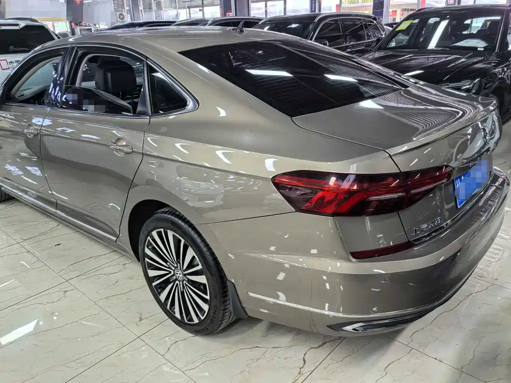 Volkswagen Passat — миниатюра 4