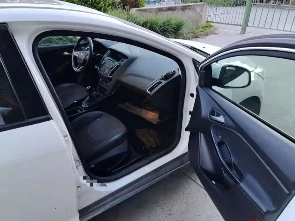 Ford Focus — миниатюра 19