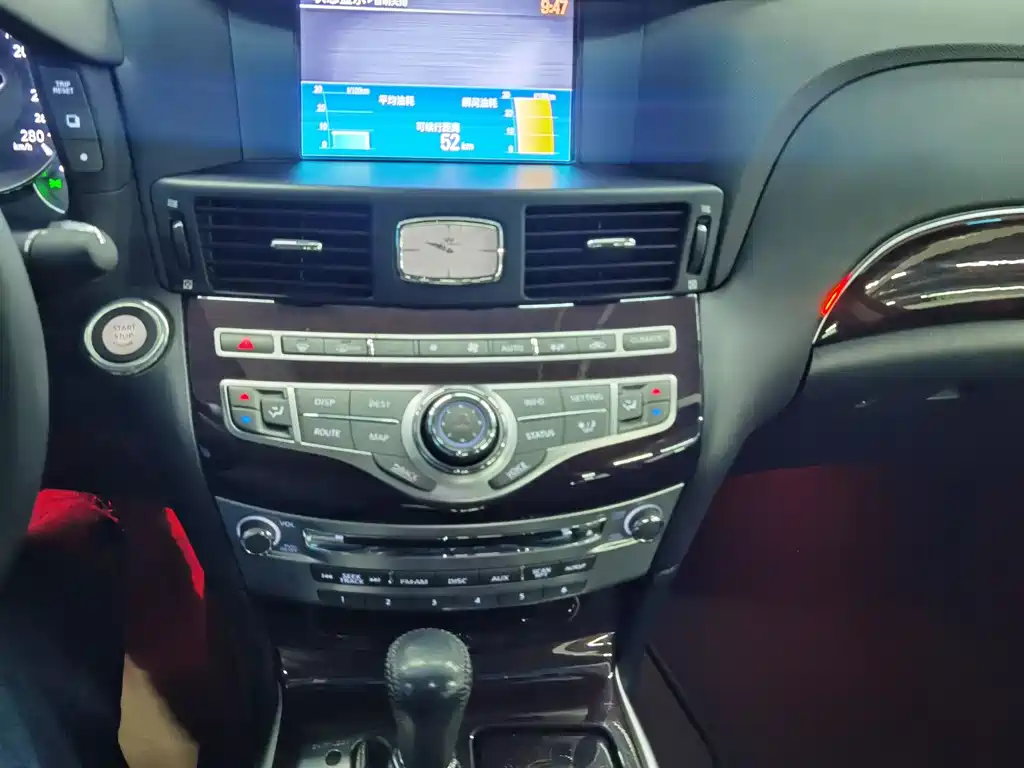 Infiniti M — миниатюра 11