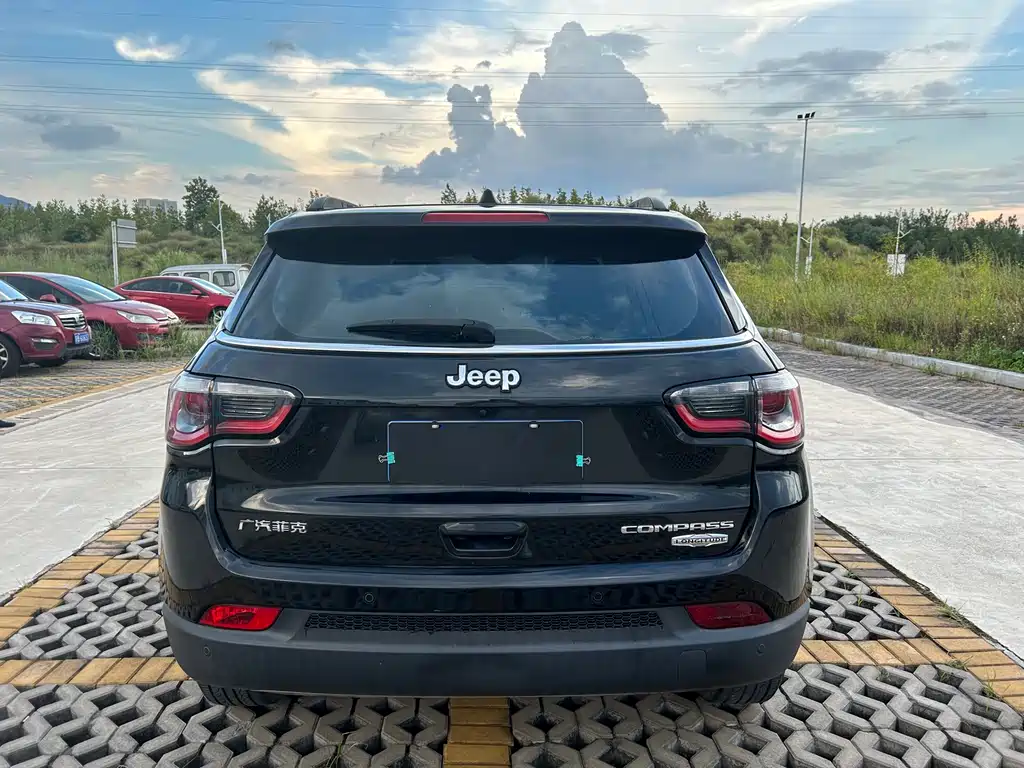 JEEP GUIDE