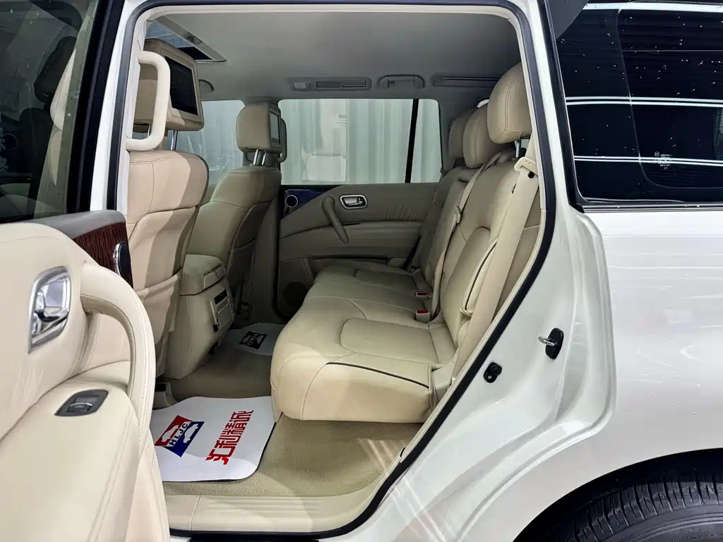 Nissan Patrol — миниатюра 5