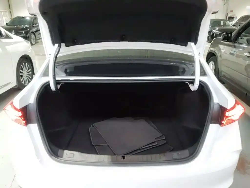 Buick Verano — миниатюра 19