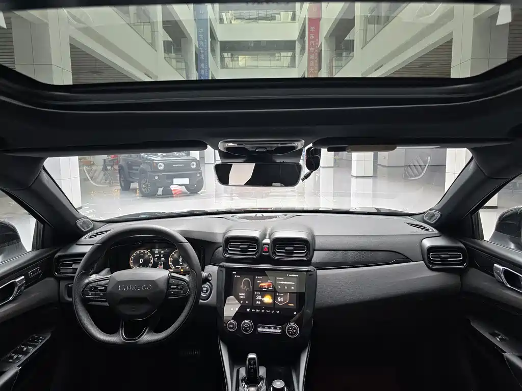 Lynk & Co 02 Hatchback — миниатюра 11