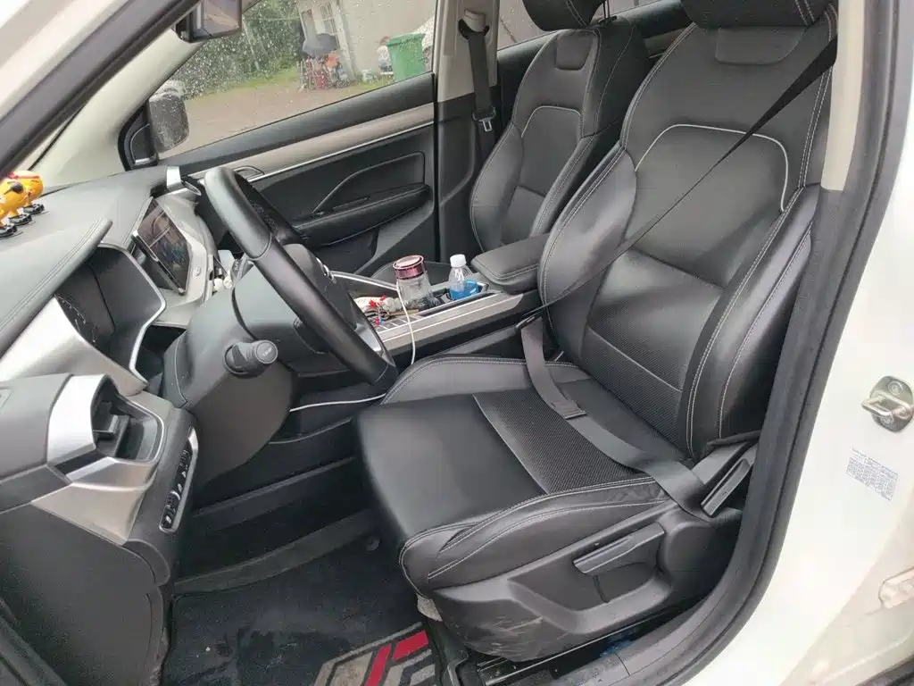 Geely Binyue — миниатюра 12