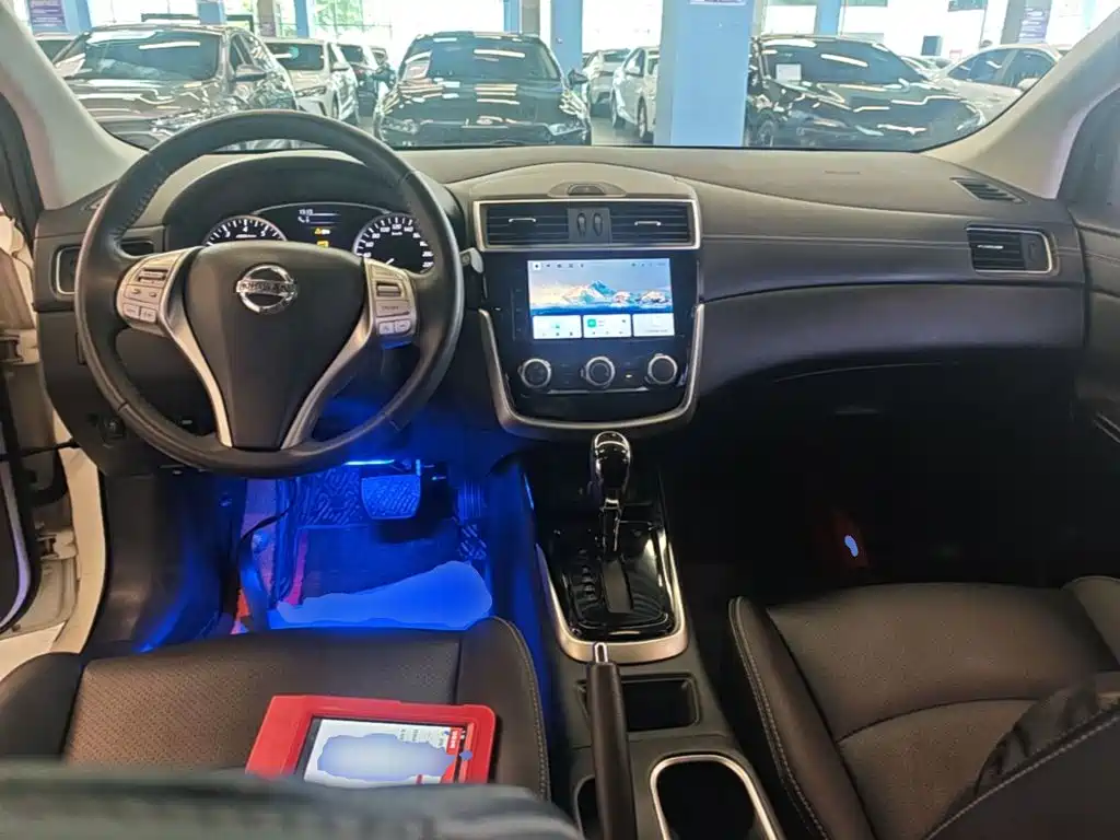 Nissan Tiida — миниатюра 10