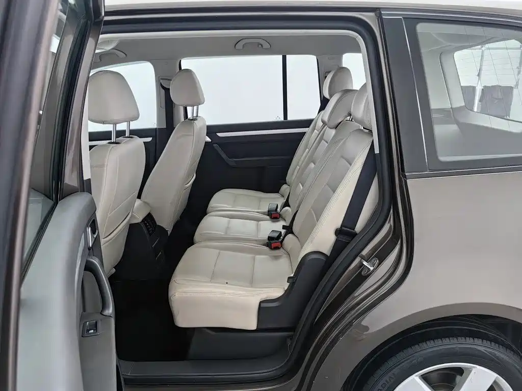 Volkswagen Touran — миниатюра 15
