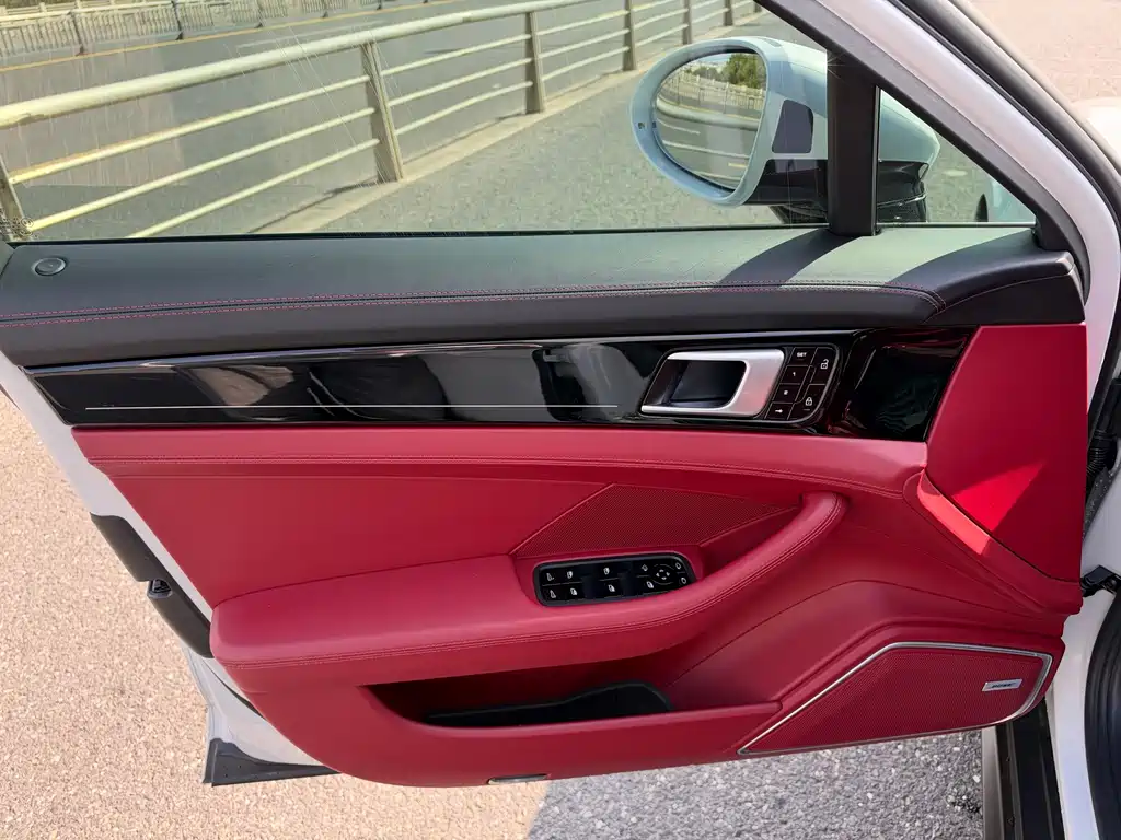 Porsche Panamera — миниатюра 3