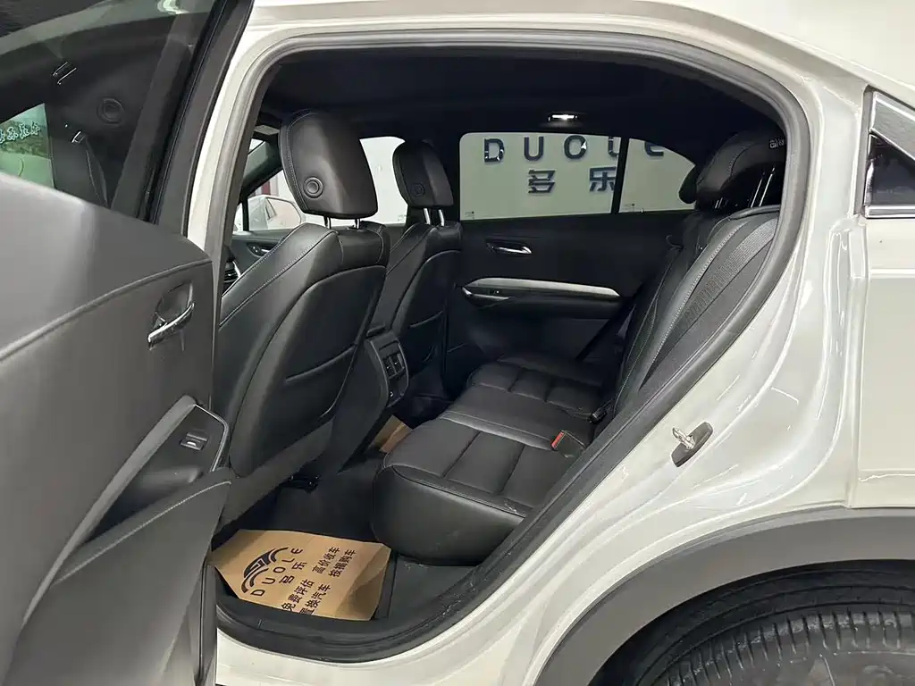 Cadillac XT4 28T 2WD Luxury Type, фото 6