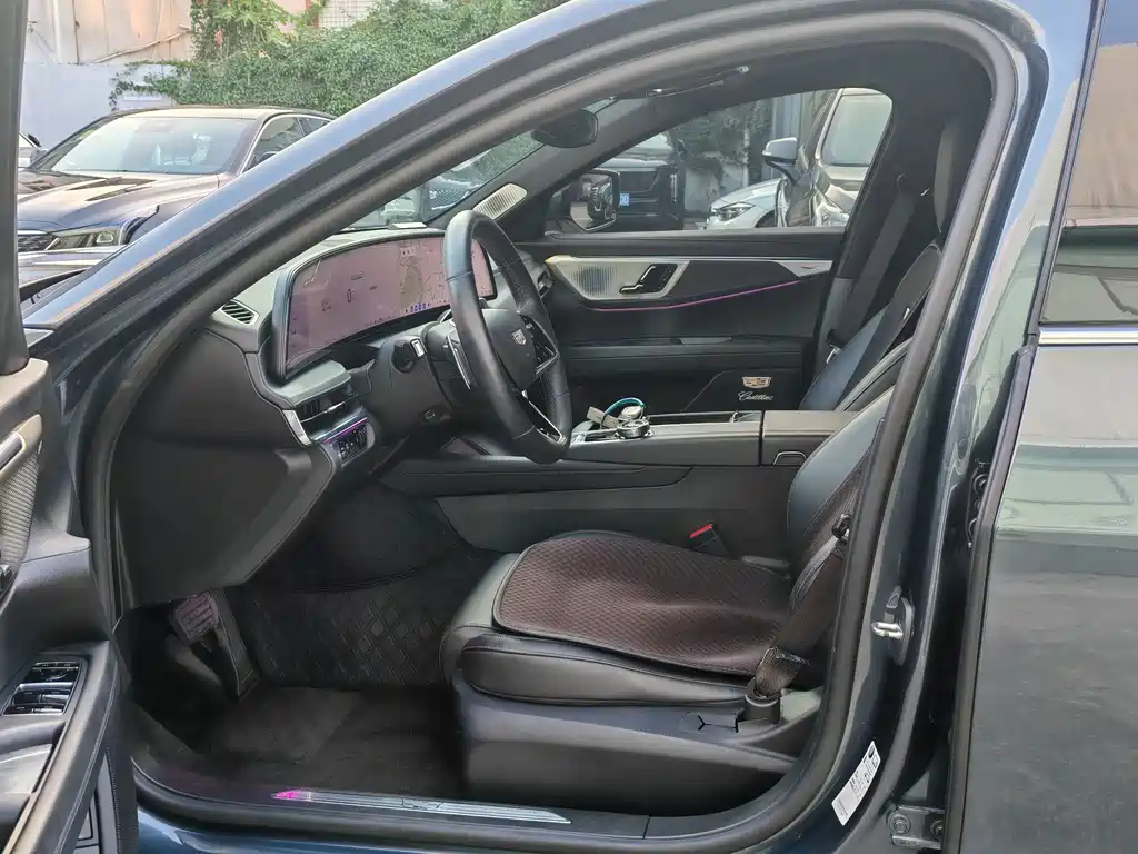 Cadillac CT6 — миниатюра 7