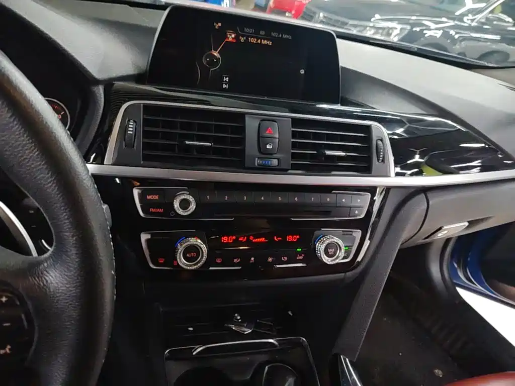 BMW 3 Series — миниатюра 13