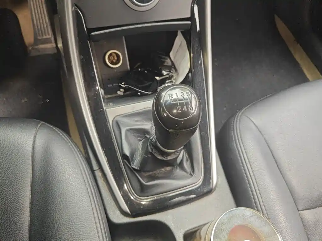 Hyundai Elantra Langdong — миниатюра 10