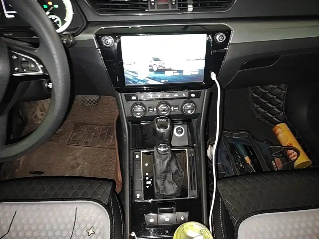 Skoda Superb — миниатюра 14