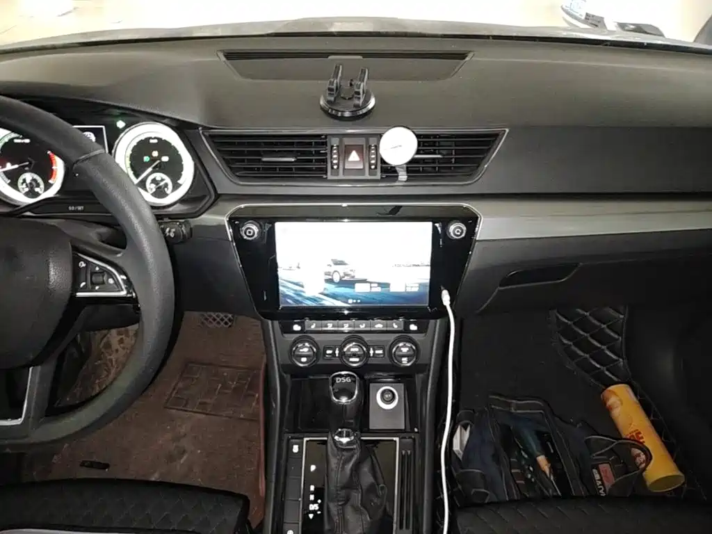 Skoda Superb — миниатюра 13