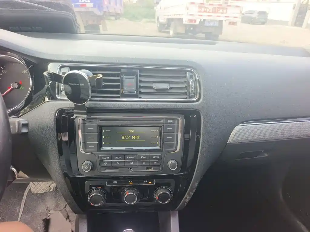 Volkswagen Sagitar — миниатюра 6