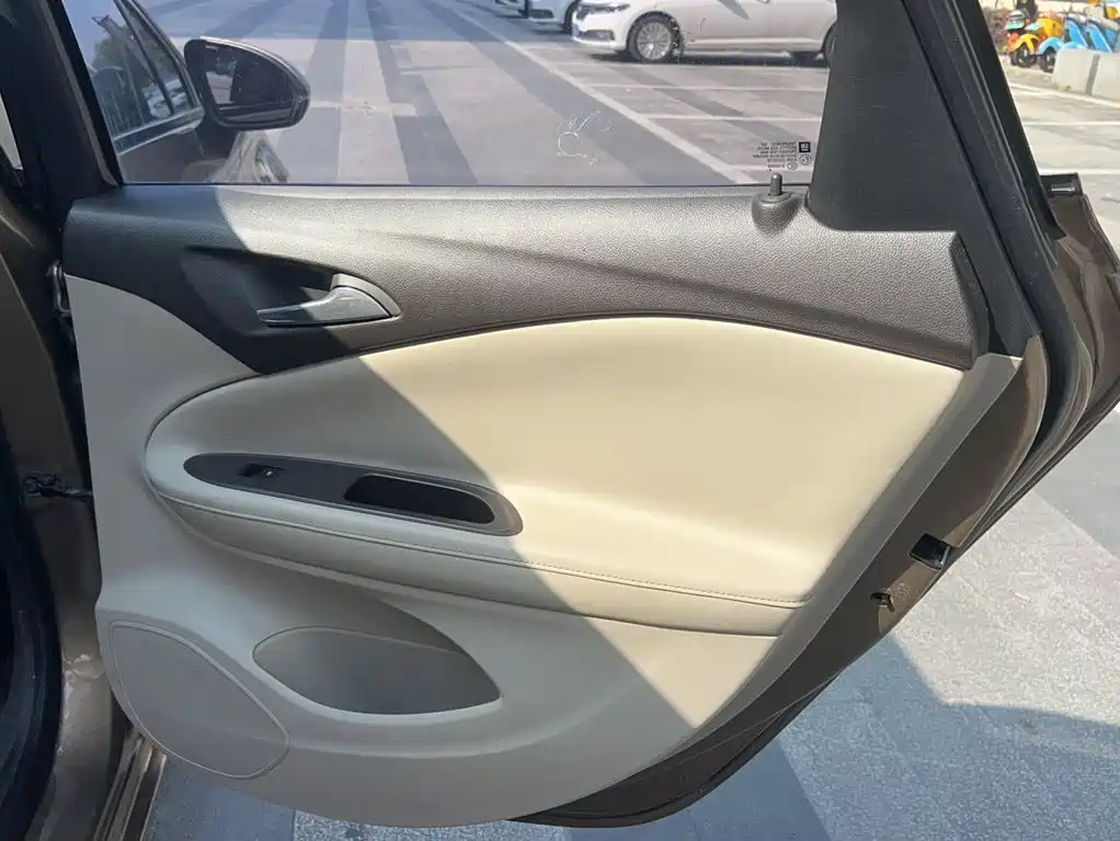 Buick Verano — миниатюра 17