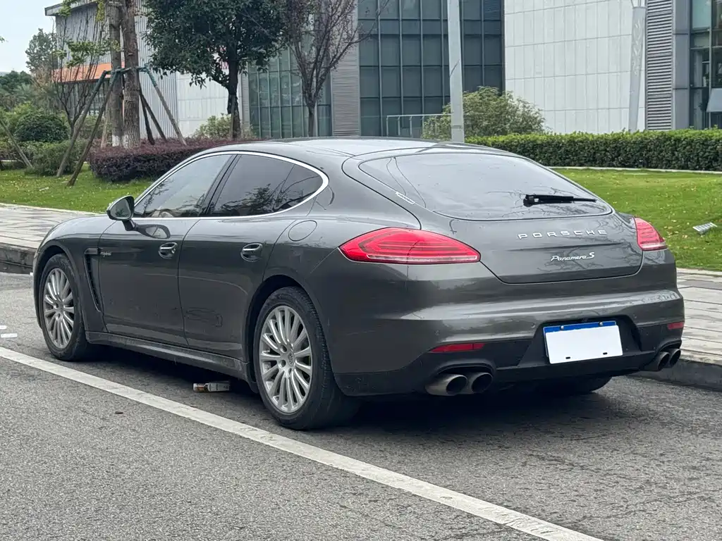 Porsche Panamera Hybrid — миниатюра 8