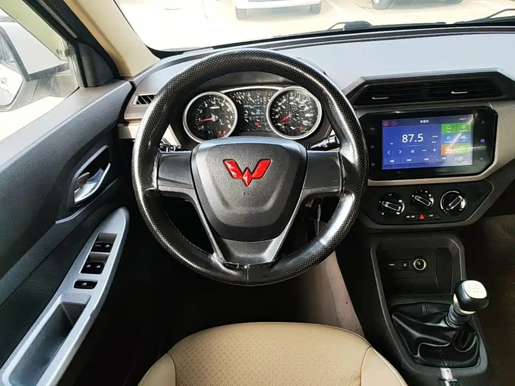 Wuling Hongguang — миниатюра 7