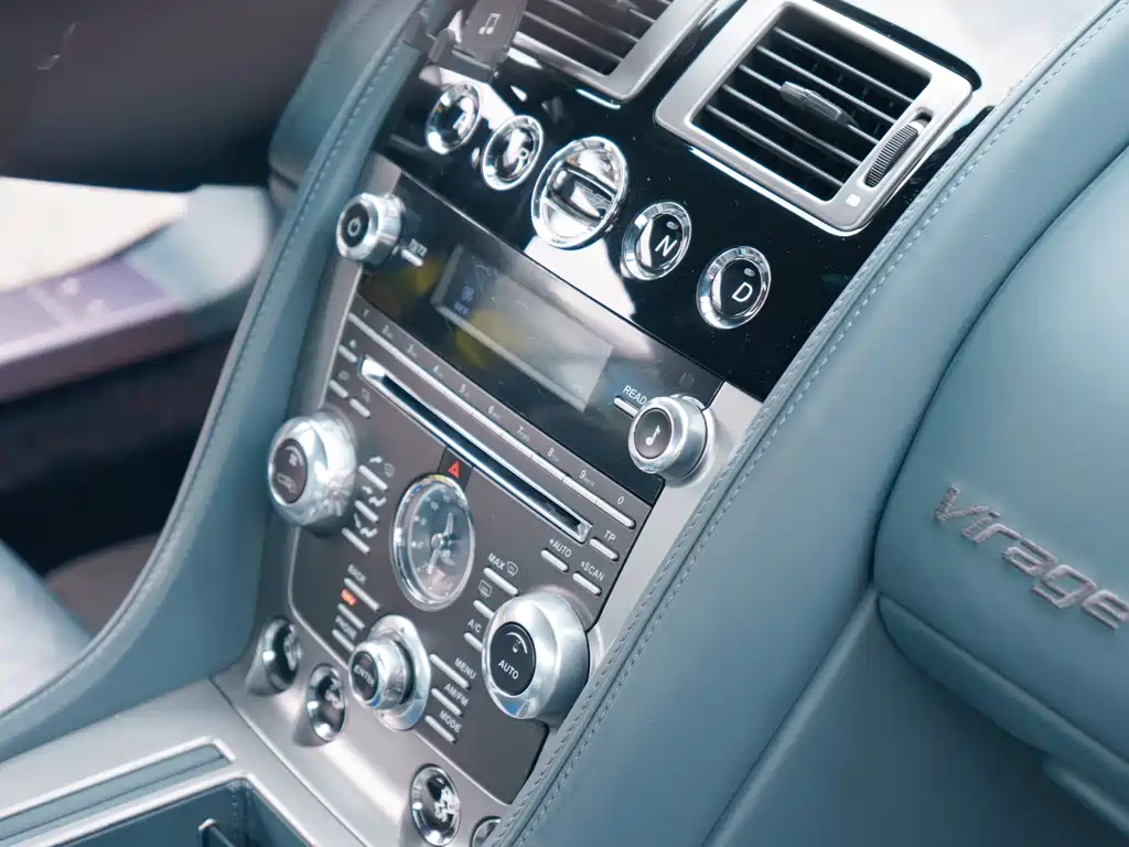 Aston Martin Virage — миниатюра 15