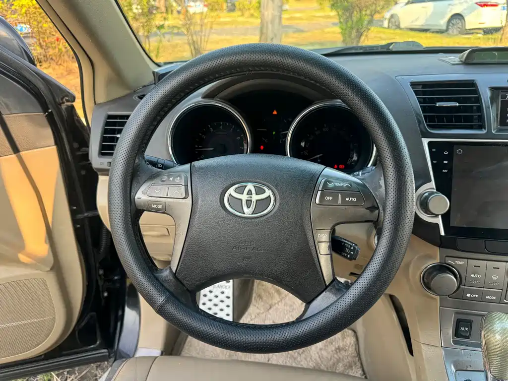 Toyota Highlander — миниатюра 17