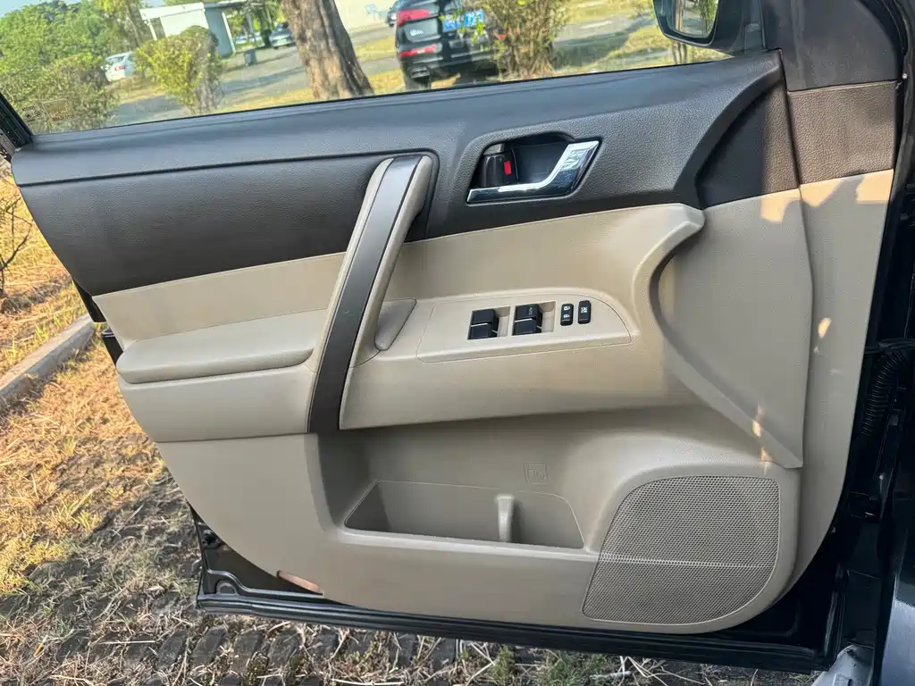 Toyota Highlander — миниатюра 23