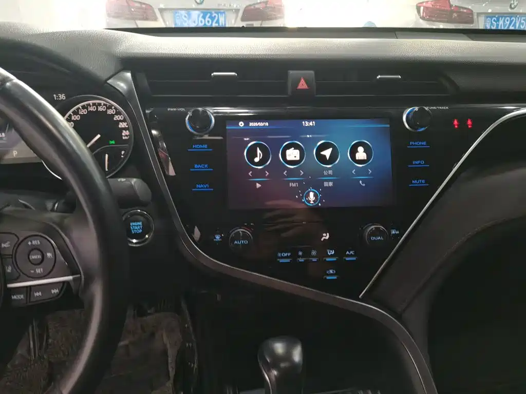 Toyota Camry — миниатюра 9