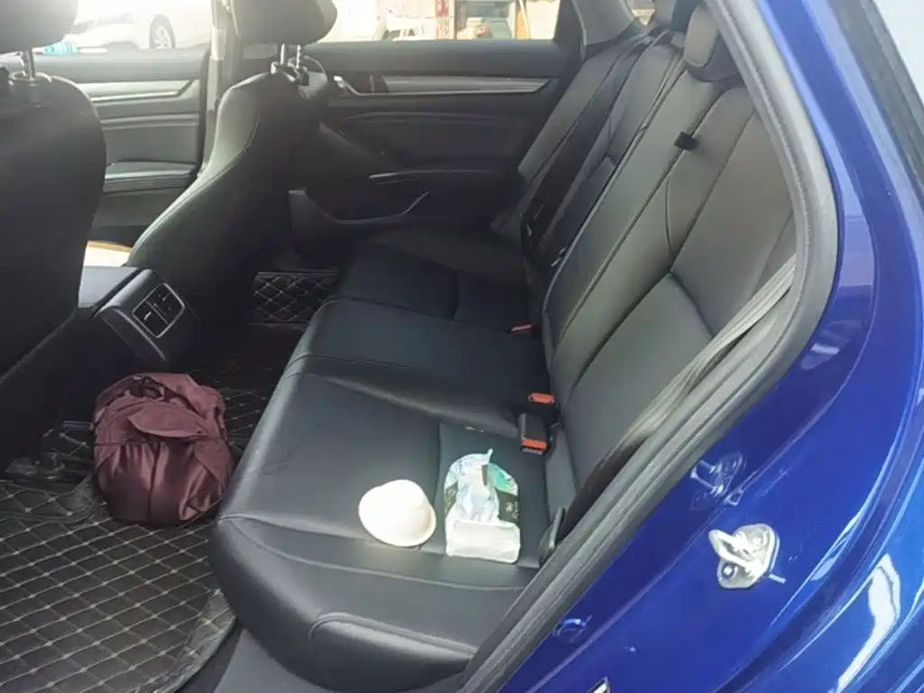 Honda Accord — миниатюра 17
