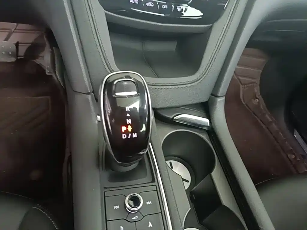 Cadillac XT5 — миниатюра 14