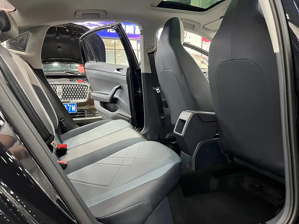 Volkswagen Lavida — миниатюра 8